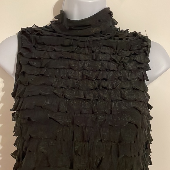 𝅺BLACK Ruffle Blouse! - Picture 3 of 3